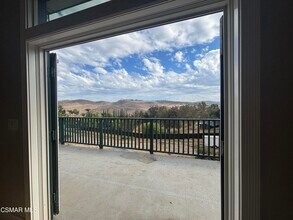 1577 Tierra Rejada Rd in Simi Valley, CA - Building Photo - Building Photo