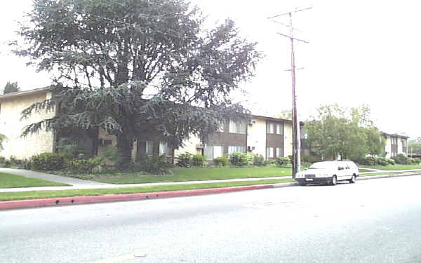 Newhall Terrace Apartments in Newhall, CA - Building Photo