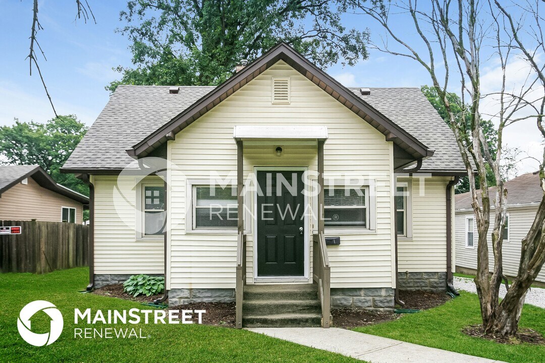 935 N Gibson Ave in Indianapolis, IN - Building Photo
