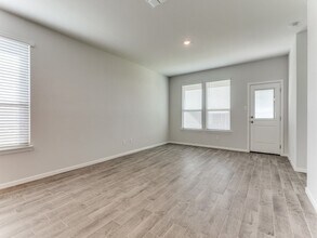 5217 Blue Night Dr, Unit 6000-01-06450 in Fort Worth, TX - Building Photo - Building Photo