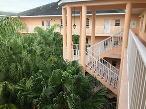 1320 Gondola Park Dr in Venice, FL - Building Photo - Building Photo