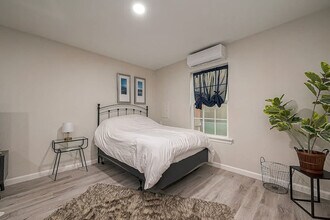 1352 Dorothy St, Unit SI ID1514803P in Houston, TX - Building Photo - Building Photo