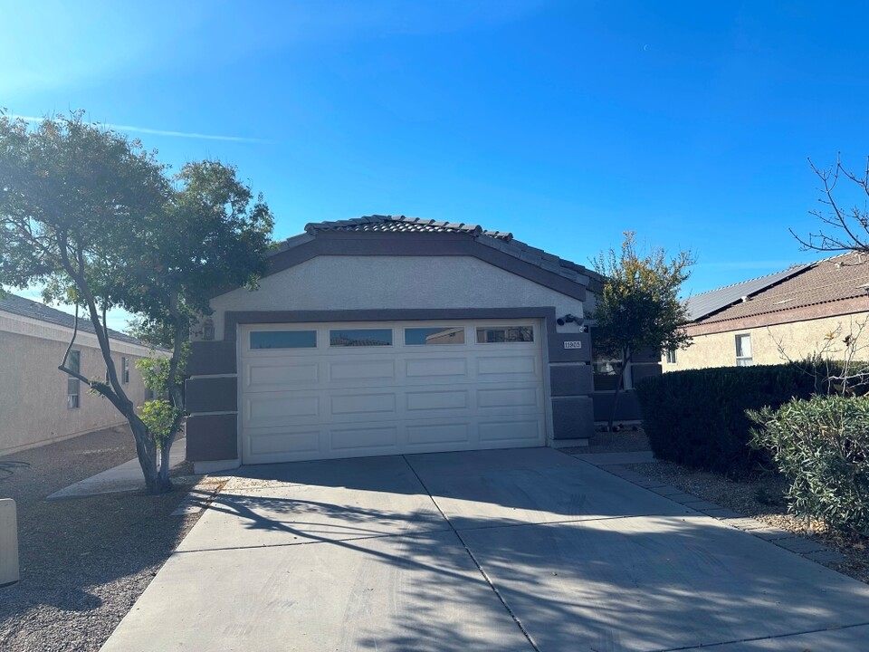 11905 W Maui Ln in El Mirage, AZ - Building Photo