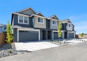 The Crossing in Ridgefield, WA - Building Photo