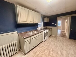 571 Pershing Ave in Lancaster, PA - Building Photo - Building Photo