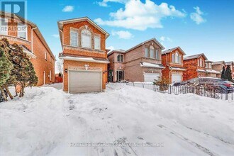 350 Aylesworth Ave in Toronto, ON - Building Photo - Building Photo