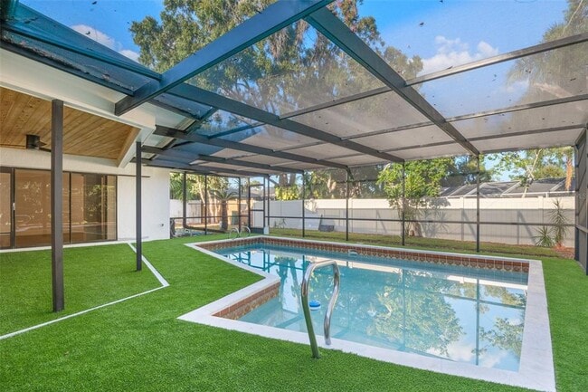 3145 Sandy Ridge Dr in Clearwater, FL - Building Photo - Building Photo