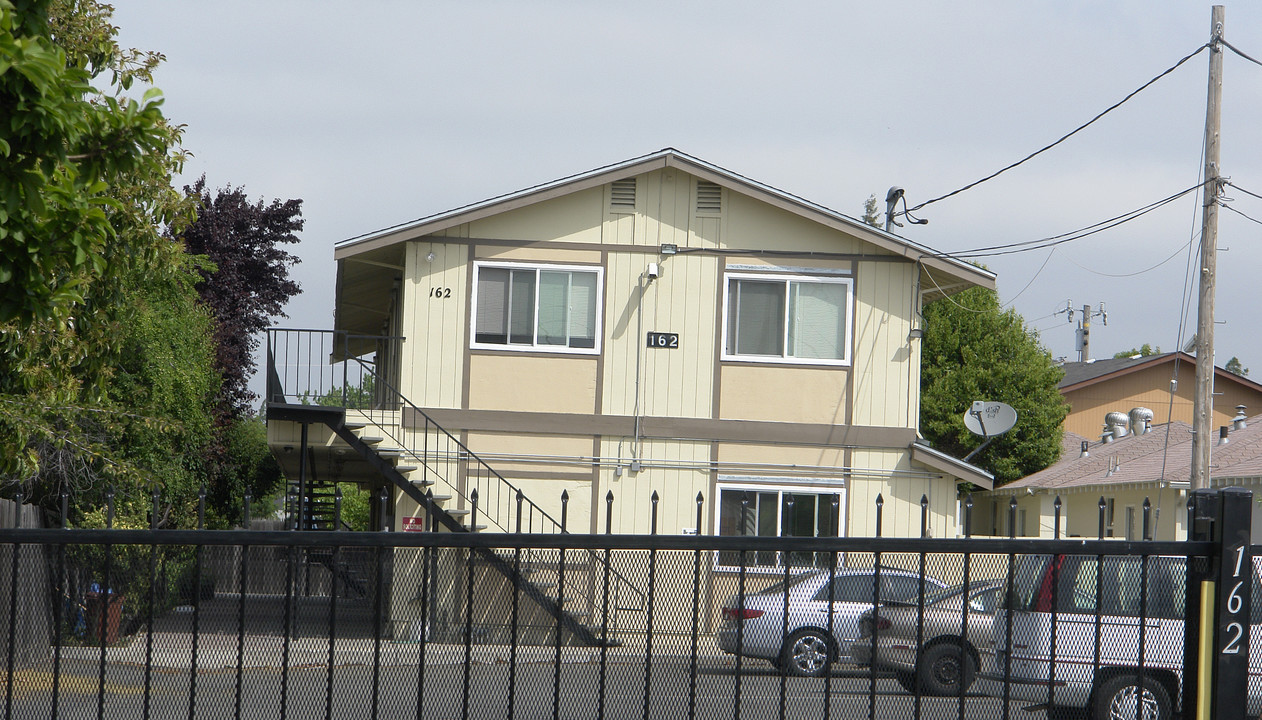 162 Sunset Blvd in Hayward, CA - Building Photo