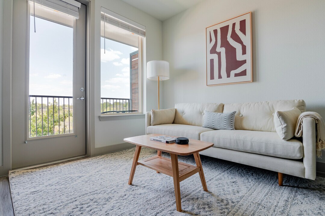 11600 Spirit Dr in Austin, TX - Foto de edificio