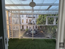 289A Cooper St in Brooklyn, NY - Building Photo