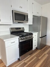 1909 Bataan Rd, Unit Unit B in Redondo Beach, CA - Building Photo - Building Photo