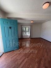 305 Wilshire Dr SW in Albuquerque, NM - Building Photo - Building Photo