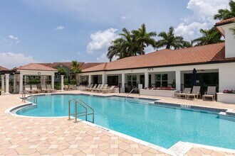 120 Villa Cir in Boynton Beach, FL - Building Photo - Building Photo