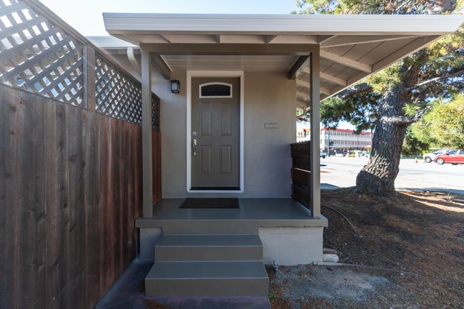 2103 S Delaware St in San Mateo, CA - Building Photo - Building Photo