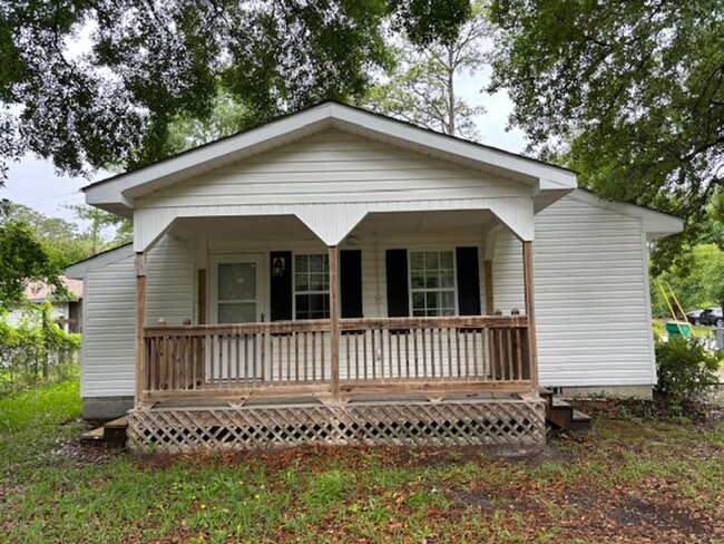 902 E 13th St in Lumberton, NC - Building Photo - Building Photo