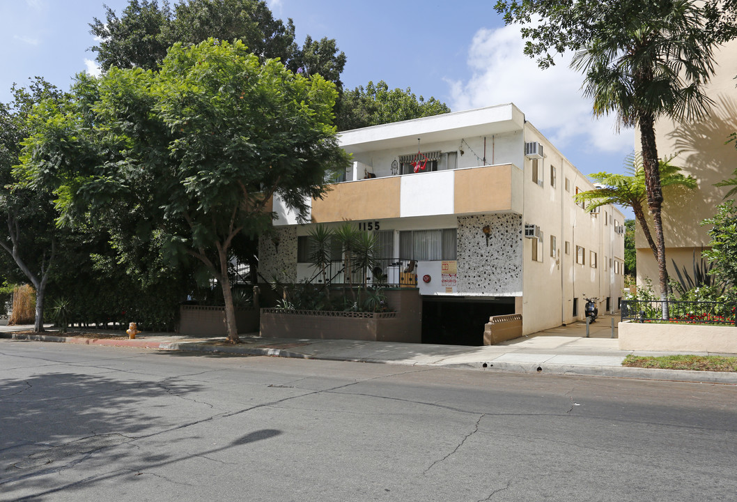 1155 N Ogden Dr in Los Angeles, CA - Building Photo