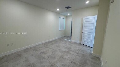 10295 NW 64th Terrace in Doral, FL - Building Photo - Building Photo