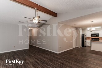 202 Carolyn Dr in Sanger, TX - Foto de edificio - Building Photo