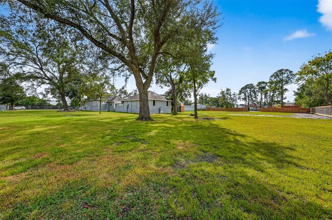 property at 9629 Sunnywood Dr