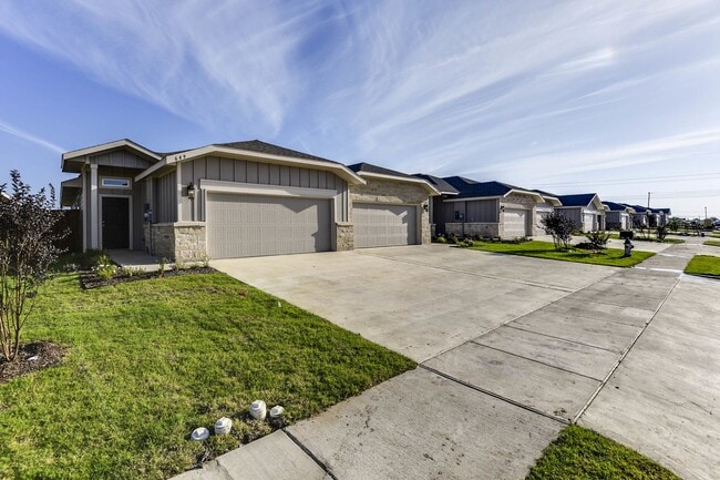 649 Blackland Dr in Venus, TX - Building Photo - Building Photo