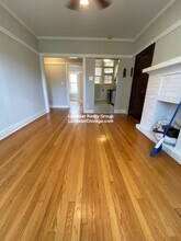 1604 W Olive Ave, Unit 2 in Chicago, IL - Foto de edificio - Building Photo
