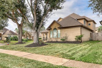 201 Las Brisas St in Kemah, TX - Building Photo - Building Photo