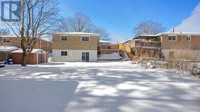 15 Banff Dr in Aurora, ON - Building Photo - Building Photo