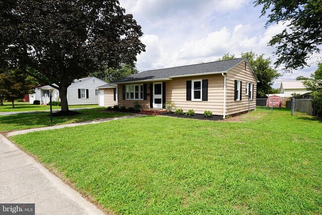 property at 737 Magnolia Dr