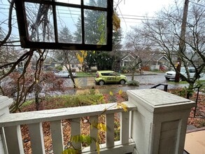 5329 SE 70th Ave in Portland, OR - Building Photo - Building Photo