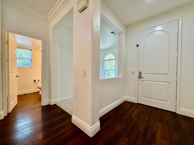13642 Pinnacle Way in Moorpark, CA - Building Photo - Building Photo