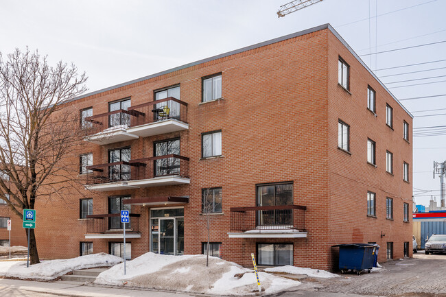 500 Ampère Av