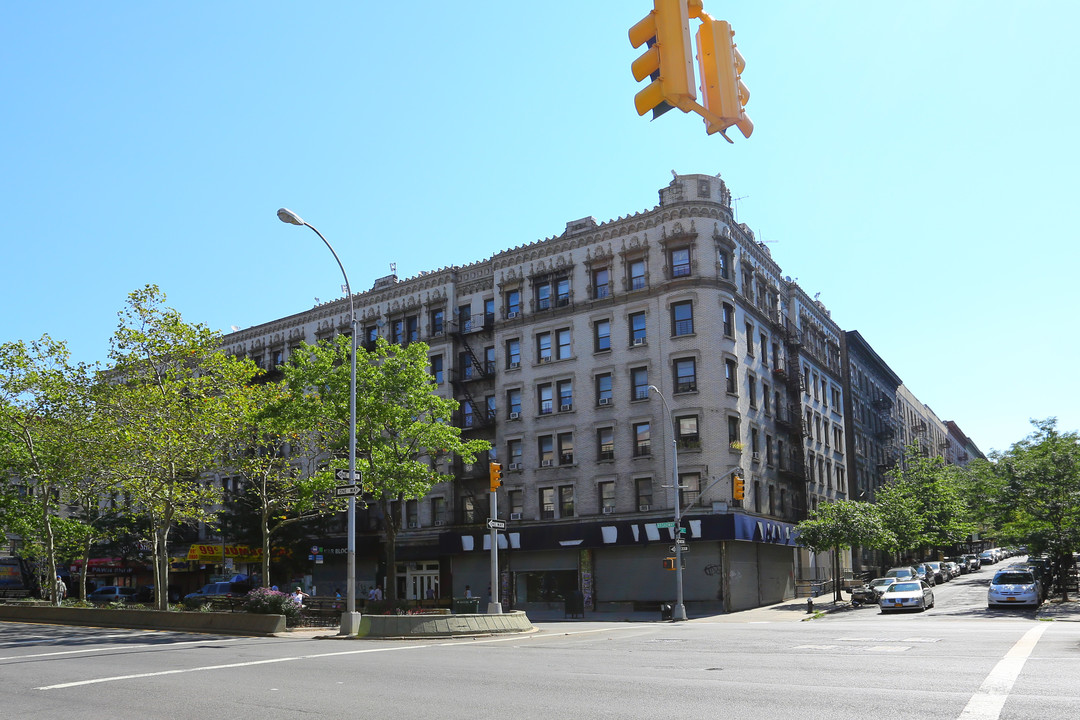 561 W 143rd St in New York, NY - Foto de edificio