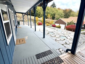 12421 6th Ave NW in Gig Harbor, WA - Building Photo - Building Photo