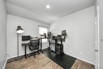 4315 Nervesa Dr. in Katy, TX - Foto de edificio - Building Photo