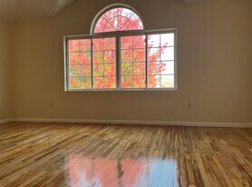 36 Mersereau Ave, Unit 3 in Staten Island, NY - Building Photo