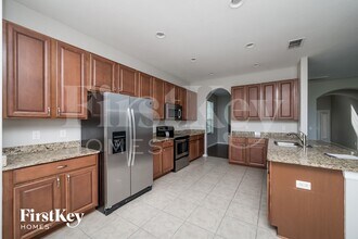 10748 Pictorial Park Dr in Tampa, FL - Building Photo - Building Photo