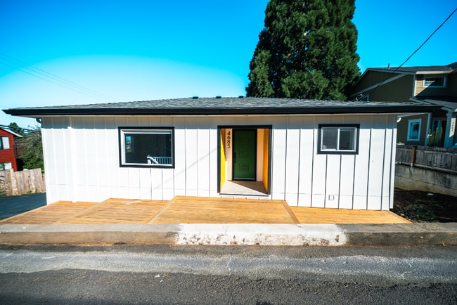 4685 Riverview Ave in West Linn, OR - Building Photo - Building Photo