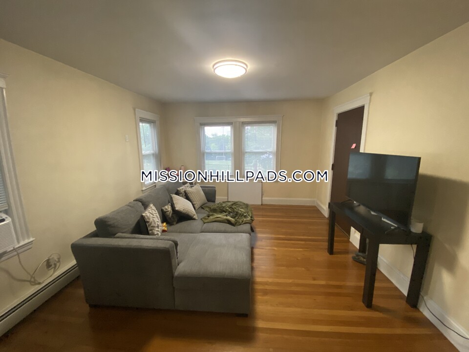 26 Hazelwood St-Unit -1R in Boston, MA - Building Photo