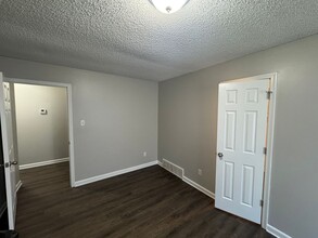 5164 Walton Lake in Memphis, TN - Building Photo - Building Photo