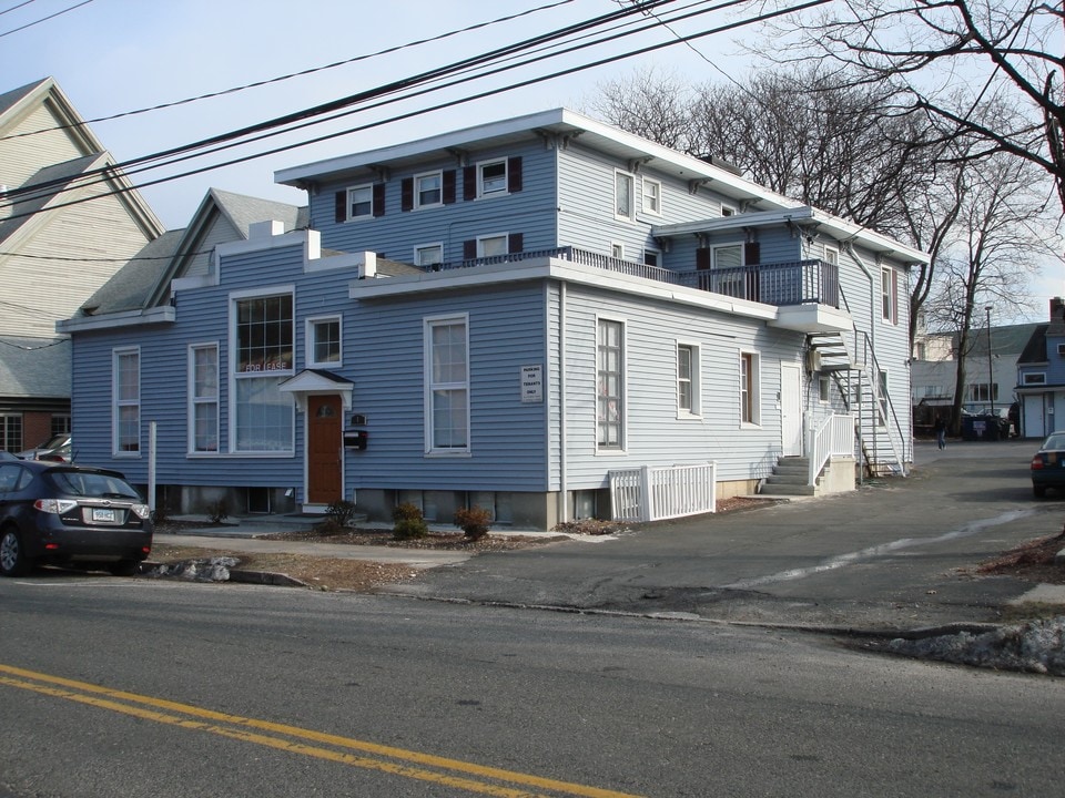 1 Mott Ave in Norwalk, CT - Foto de edificio