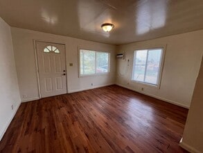 14901 Ave 88 in Pixley, CA - Building Photo - Building Photo