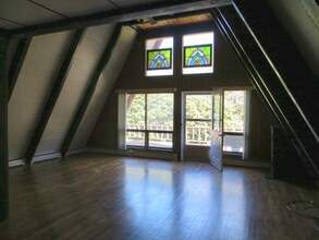 15 Lake Catalpa Rd in Dallas, PA - Building Photo - Building Photo