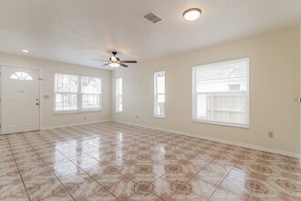 9474 Chandon Dr in Orlando, FL - Foto de edificio - Building Photo