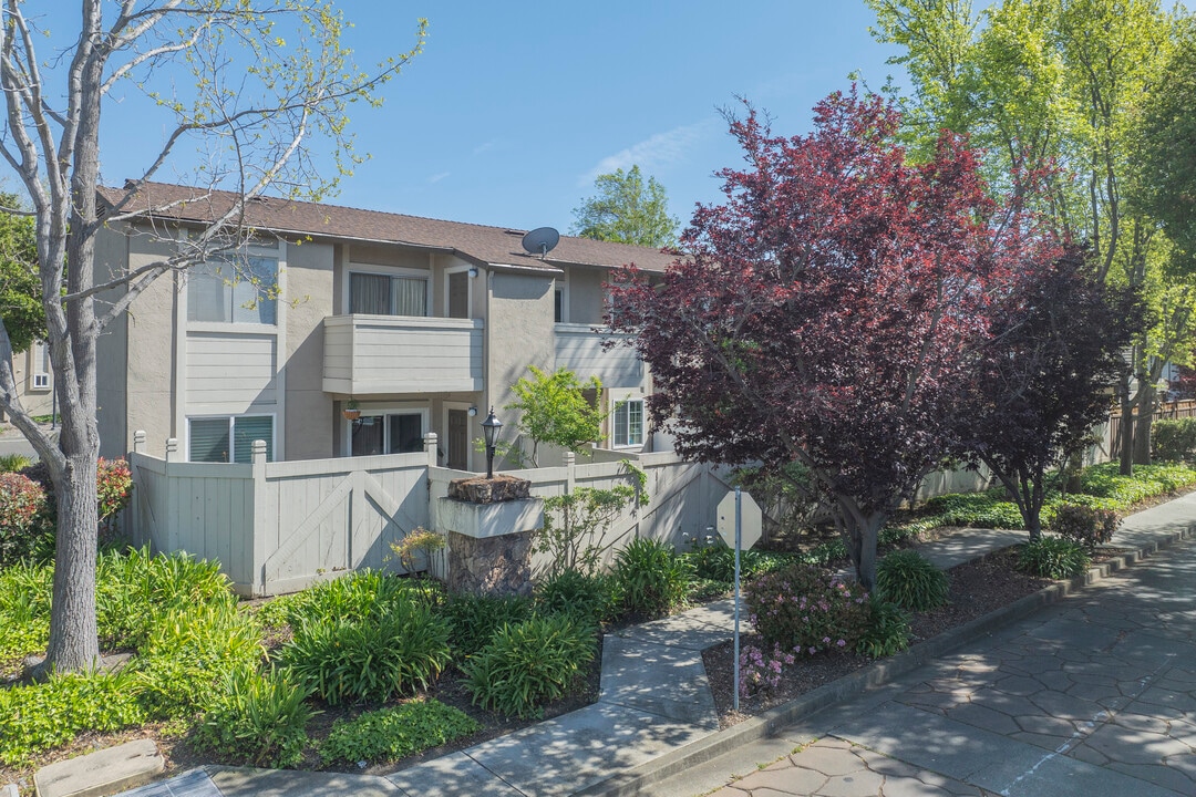 34350 Enea Cmn in Fremont, CA - Foto de edificio