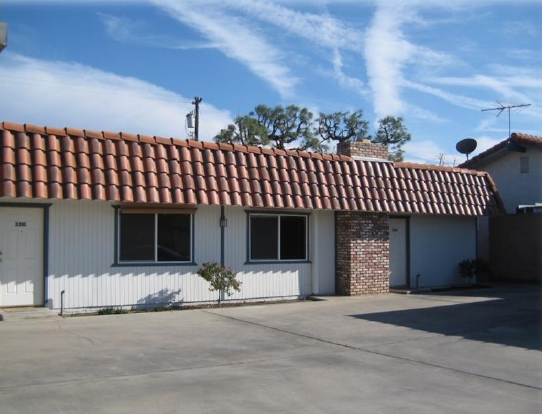 3330 McCourry St in Bakersfield, CA - Foto de edificio