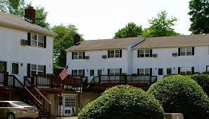 Charles Drive Apartments in Manchester, CT - Foto de edificio