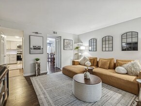 500 Paragon Mills Rd, Unit E6 in Nashville, TN - Building Photo - Building Photo