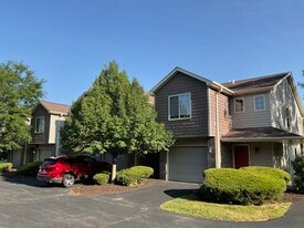 7201 Colosseum Dr in Rockford, IL - Building Photo