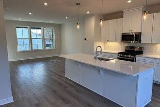 104 S Durham Dr in Howell, NJ - Building Photo - Building Photo