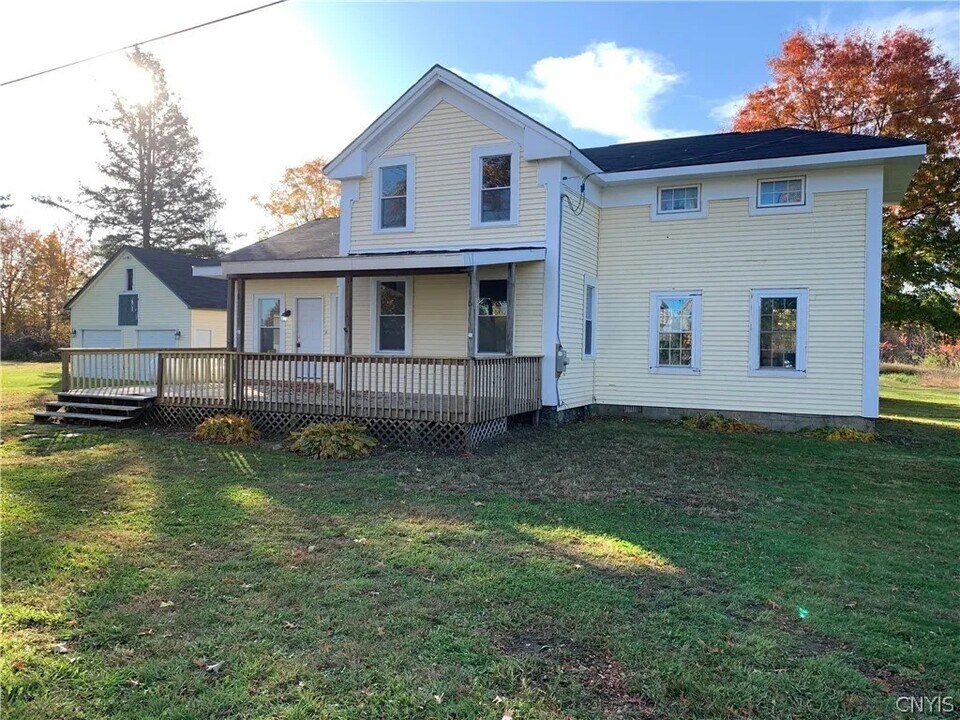 281 Cole Rd in Fulton, NY - Building Photo